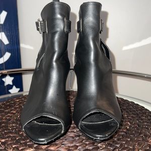 São Paulo Leather Heels